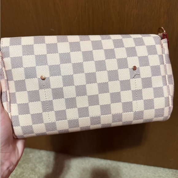 White Checkered Bag - Picture 5 of 6